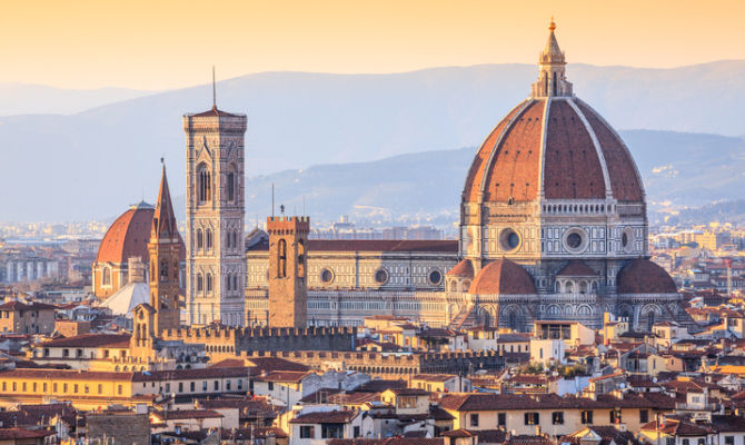 foto della cattedrale Santa maria del fiore una delle tappe principali del turismo a Firenze 