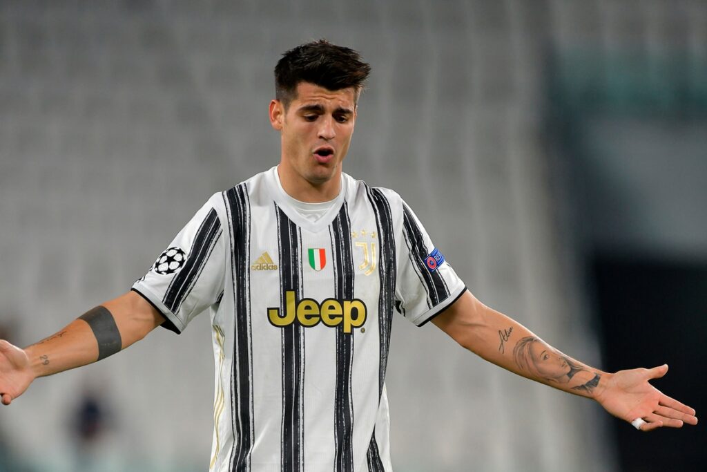 Alvaro Morata nella Juventus Alvaro Morata si dispera per i gol annullati