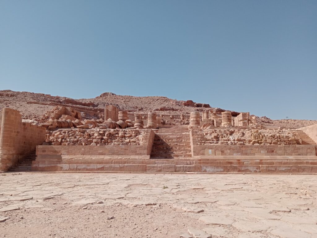 Resti del Grande Tempio a Petra, Giordania