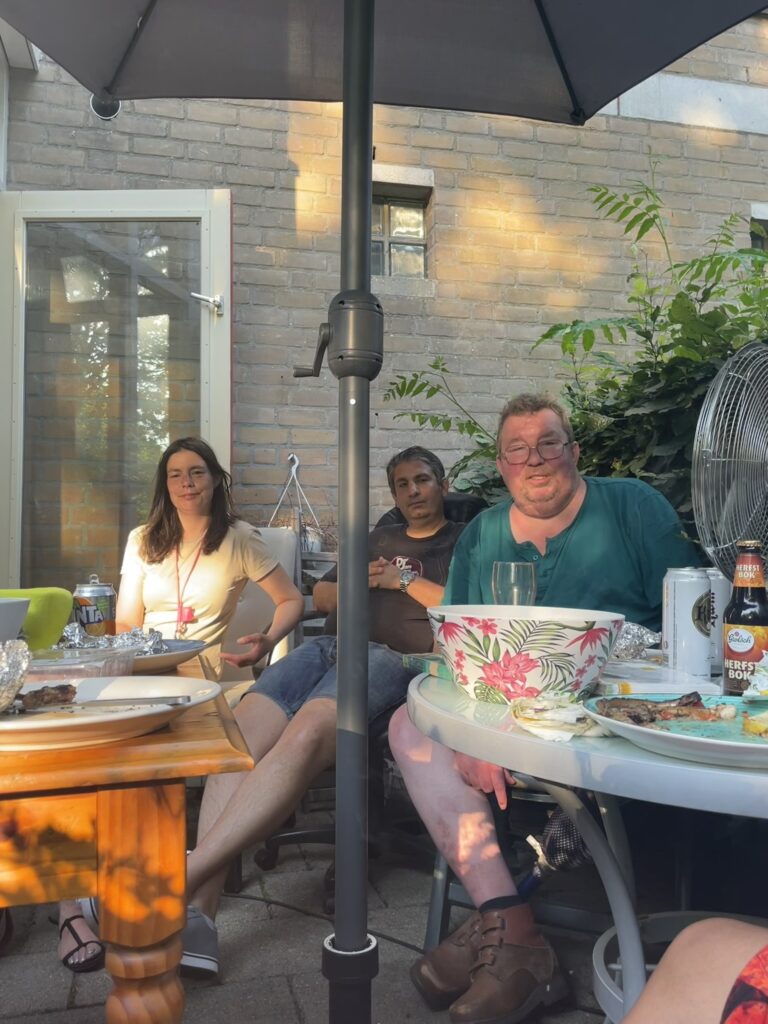 Pranzo assieme ai destinatari della Straat Pastoraat