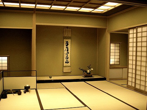 Un tipico Dojo gipponese con tatami e le porte scorrevoli in carta di riso 