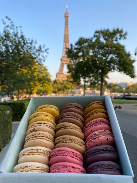 Macarons e torre Eiffelle
